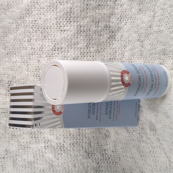 First Aid Beauty Hydrating Serum with Hyaluronic Acid, 50ml/1.7fl oz - Picture 12 of 13